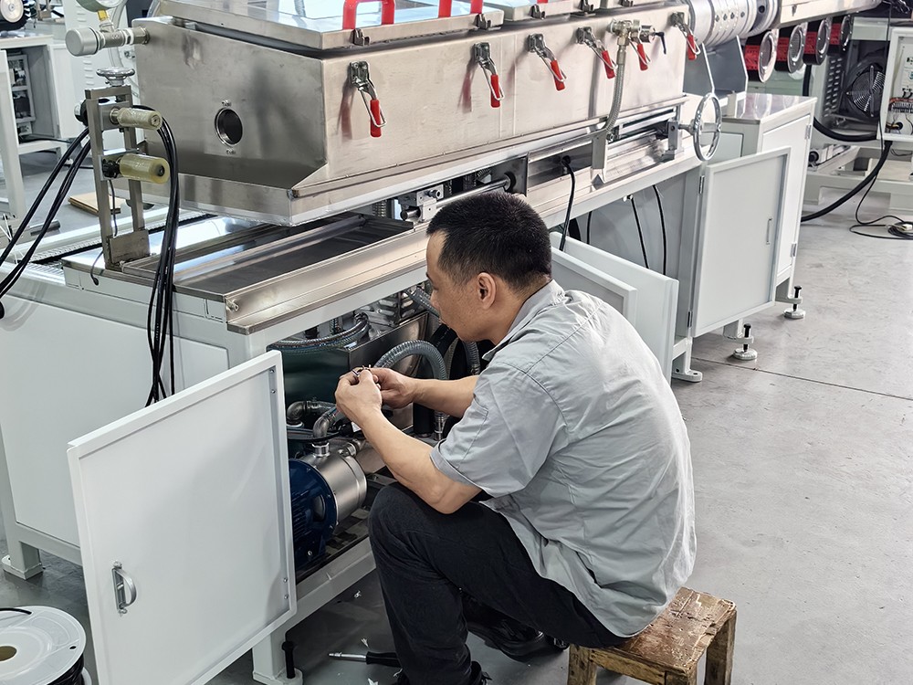 6-Layer Tube Extruder